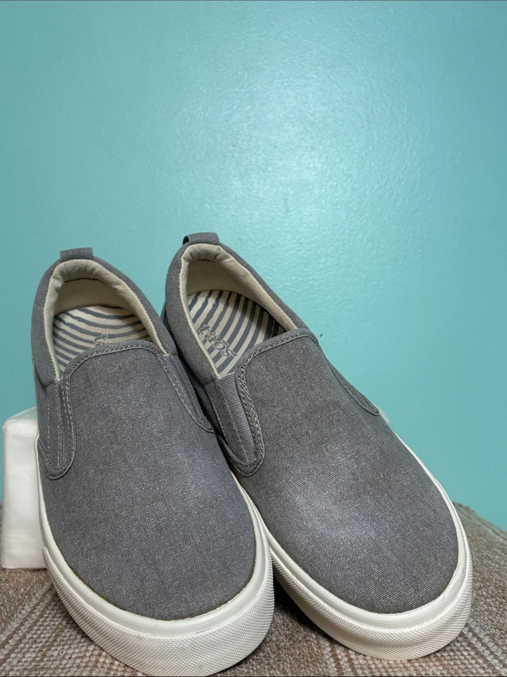 Taos Women’s Light Gray Wash Canvas Rubber “Soul” Slip-On Sneakers. Size-9